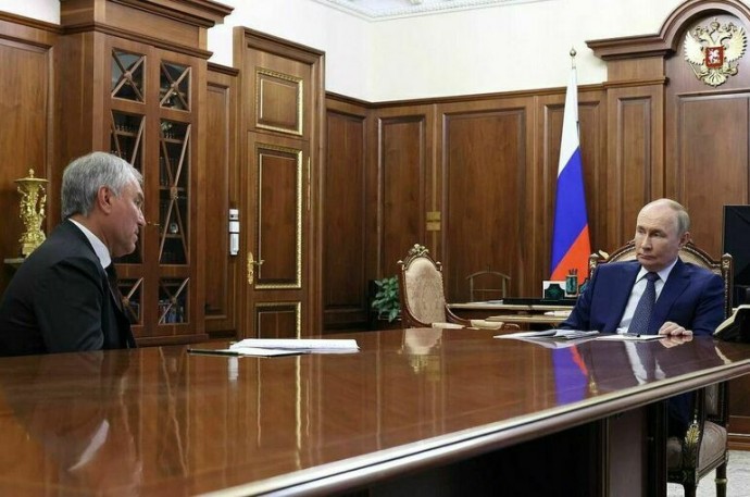 Володин рассказал Путину о перечне оснований для лишения мигрантов гражданства