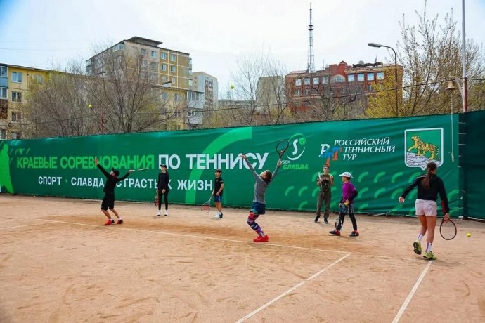 Ежегодный юношеский теннисный турнир «Кубок Славда» стартовал во Владивостоке