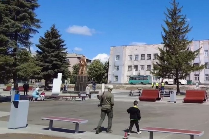 В Снежном завершается первый этап реконструкции площади Ленина