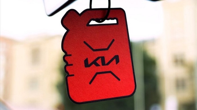 Kia выпустила для владельцев электромобилей освежитель воздуха с запахом бензина