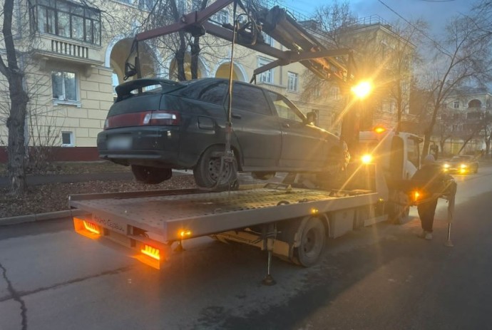 Утро на штрафстоянке: в Магнитогорске поймали опасного водителя