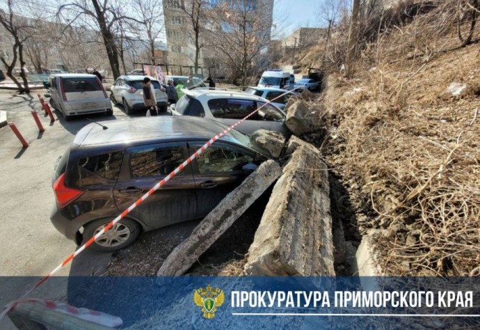 Рухнувшую во Владивостоке подпорную стену отремонтируют