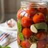 Самые вкусные помидоры на зиму: лучший рецепт с малиновым листом — вкуснее не бывает