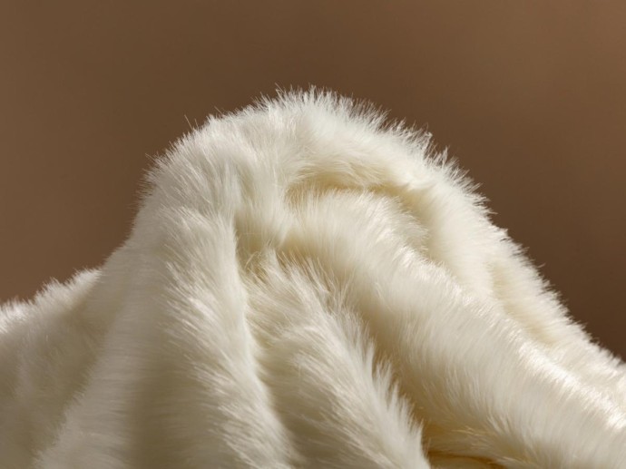 Меховой шарф стал главным зимним аксессуаром сезона — Woman Меховой шарф стал главным зимним аксессуаром сезона — Woman