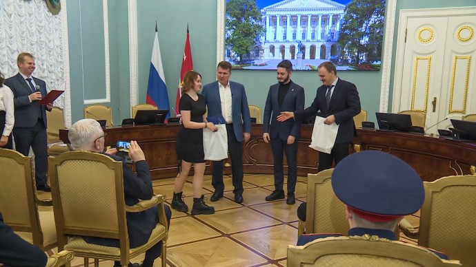 В Смольном наградили активных участников программы временного трудоустройства В Смольном наградили активных участников программы временного трудоустройства