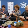В Приамурье серебряные волонтеры вяжут теплые вещи для бойцов СВО
