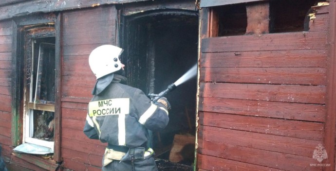 В Подберезах загорелся жилой дом