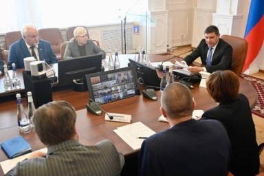 Первышов жестко раскритиковал недобросовестных подрядчиков: "Я руки им не подам!"