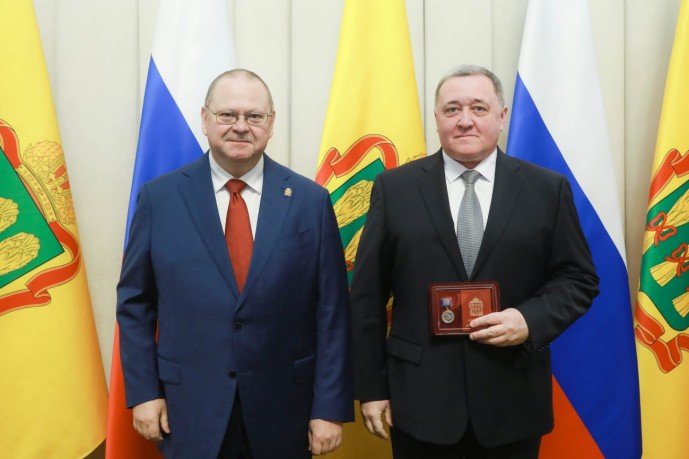 Министр госимущества Пензенской области получил орден от губернатора Министр госимущества Пензенской области получил орден от губернатора