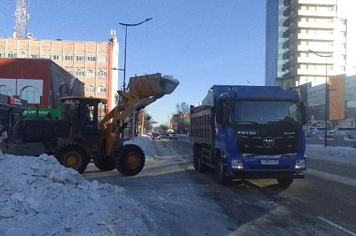 В Благовещенске с начала года с улиц города вывезли около 400 тонн снега