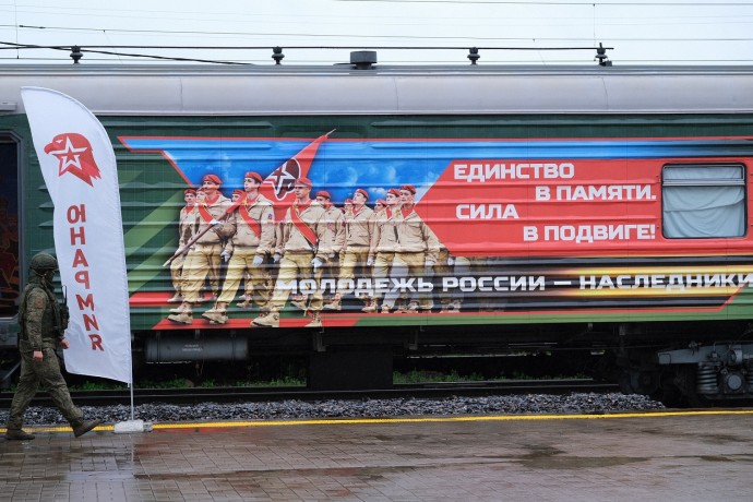 Александр Дронов посетил выставку в поезде «Единство в памяти. Сила в подвиге!»