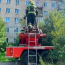 Спасали пожарные: ребенок заманил себя в ловушку в Костромской области