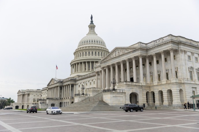 Правительство США в ближайшие часы может приостановить работу Правительство США в ближайшие часы может приостановить работу