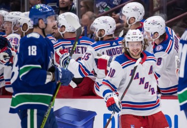 Голы Панарина и Гаврикова принесли «Рейнджерс» победу над «Нэшвиллом»