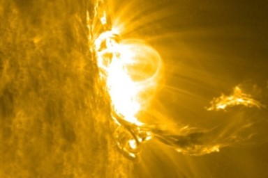 На Солнце зафиксирована вторая мощная вспышка за сутки