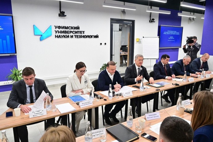 Радий Хабиров обозначил задачи по развитию креативной экономики Радий Хабиров обозначил задачи по развитию креативной экономики