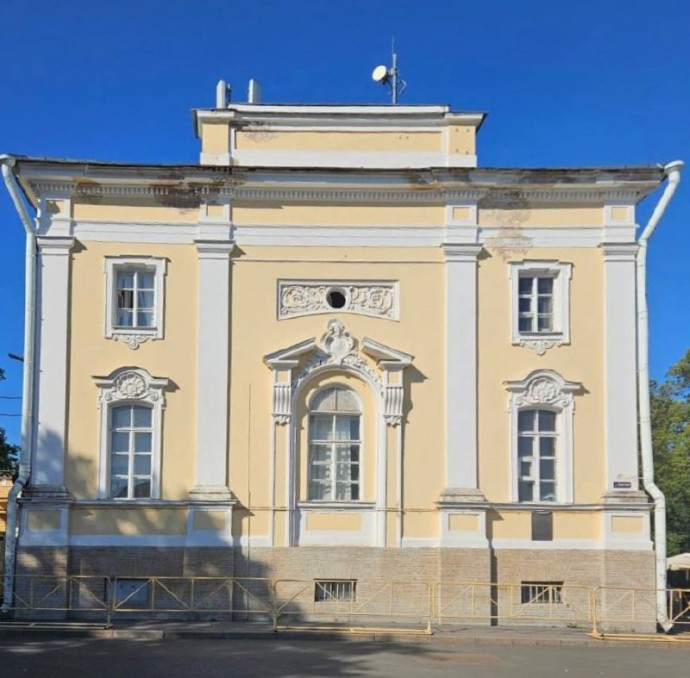«Дом Министерский Первый» в Петергофе ждет реставрация