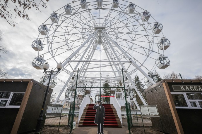 В Волжском парке Рыбинска открыли новое колесо обозрения В Волжском парке Рыбинска открыли новое колесо обозрения