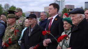 Александр Новак почтил память героев Великой Победы и отметил вклад энергетиков в историю страны