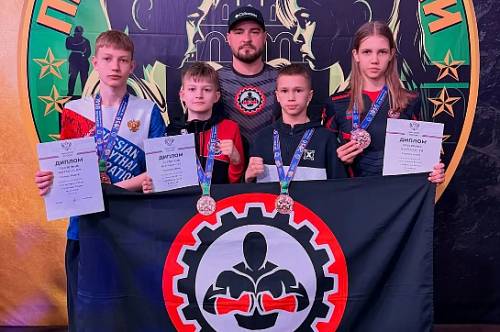 Спортсмены из Белогорска завоевали пять бронзовых медалей на первенстве России по муай-тай