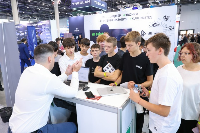 В СФ считают, что ИИ в школе может выступать в роли «цифрового репетитора»