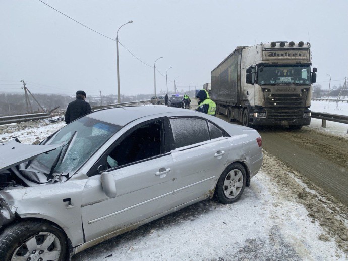 Массовая авария на трассе в Пензенской области: столкнулись сразу пять машин
