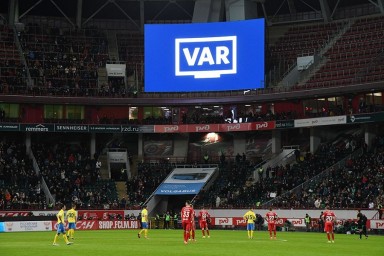 Черчесов призвал убрать VAR из РПЛ: "Ошибок меньше не стало"