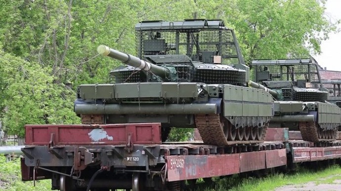«Уралвагонзавод» отправил в войска новую партию современных танков Т-80БВМ