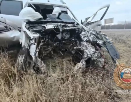 В Башкирии при лобовом столкновении «Лады Гранты» с фурой погиб человек