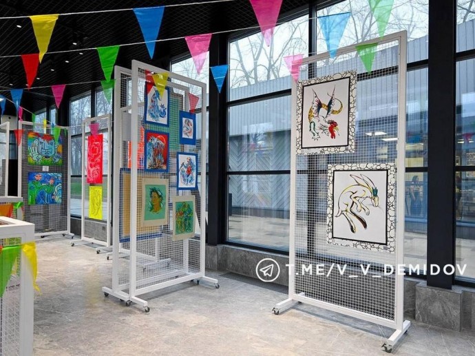 В Белгороде открыли выставку «Отпечатки смыслов. Линии чувств»