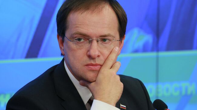 Мединский рассказал об "агрессивном инопланетянине" из Киева Мединский рассказал об "агрессивном инопланетянине" из Киева