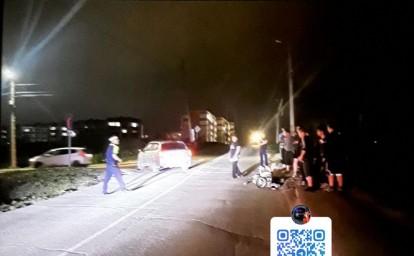 В Корсакове 14-летний байкер попал в серьёзное ДТП