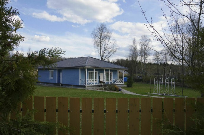 Укрепить крышу и проверить проводку: как подготовить дачу к зиме