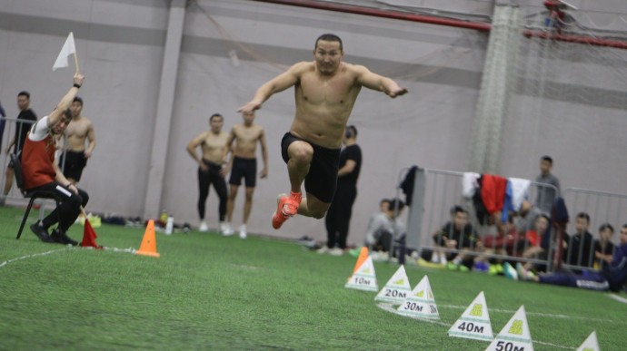 В Якутске начался отбор на Игры Дыгына с участием титулованных спортсменов