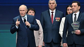 Путин наградил победителя премии "Служение" в номинации "Мужество и героизм"