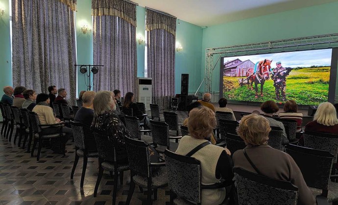 Фотопроект «Родом из поморов» представили в Туле Фотопроект «Родом из поморов» представили в Туле