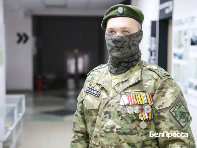 Служить и после службы. Комиссованный ветеран СВО работает с молодёжью и помогает фронту Служить и после службы. Комиссованный ветеран СВО работает с молодёжью и помогает фронту