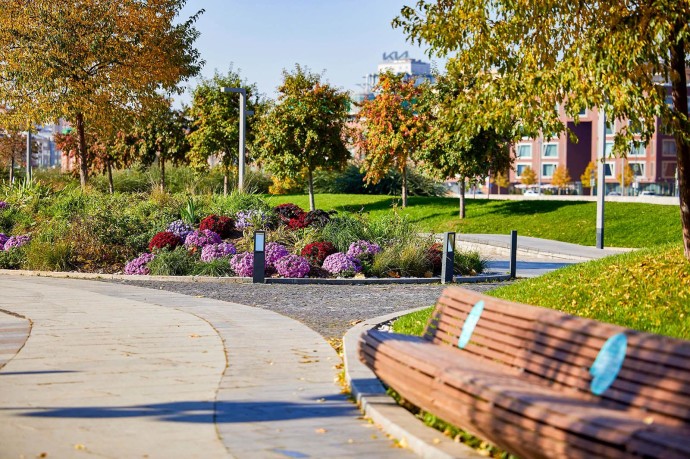 Как городским цветам помогают пережить зиму Как городским цветам помогают пережить зиму