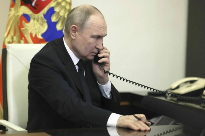 Путин поговорил по телефону с премьер-министром Индии