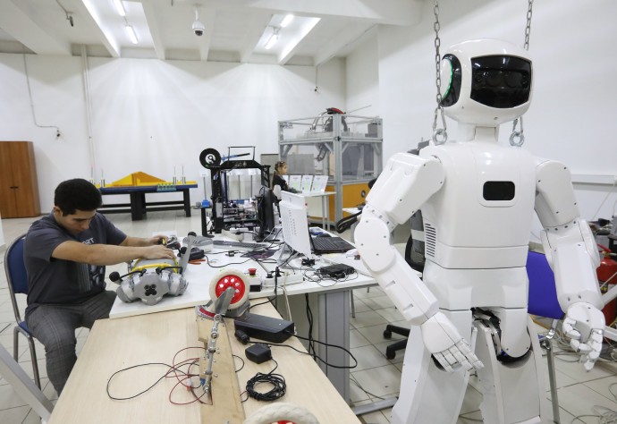 В СФ предложили давать субсидии школам и вузам на закупку нашей робототехники В СФ предложили давать субсидии школам и вузам на закупку нашей робототехники