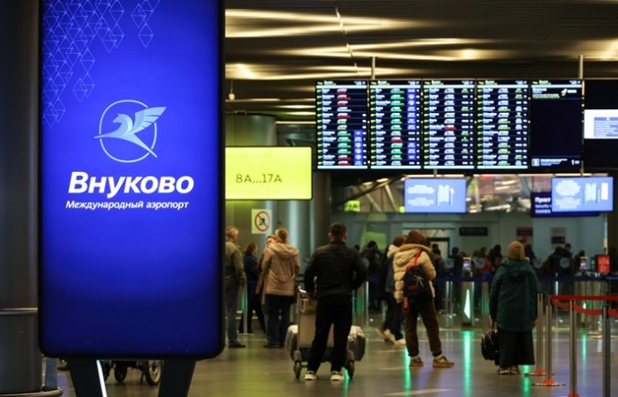 Во "Внуково" и еще шести аэропортах России введены ограничения на полеты