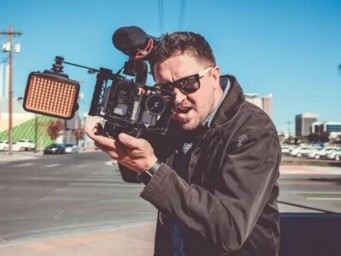 Илья Найшуллер может заменить Гая Ричи в сиквеле Дома у дороги для Amazon