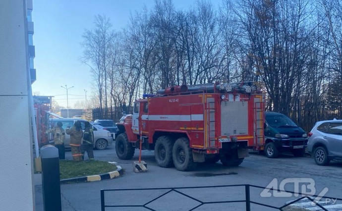 Эвакуировали 4 взрослых и 2 детей: в МЧС сообщили детали пожара на улице Комсомольской в Южно-Сахалинске Эвакуировали 4 взрослых и 2 детей: в МЧС сообщили детали пожара на улице Комсомольской в Южно-Сахалинске