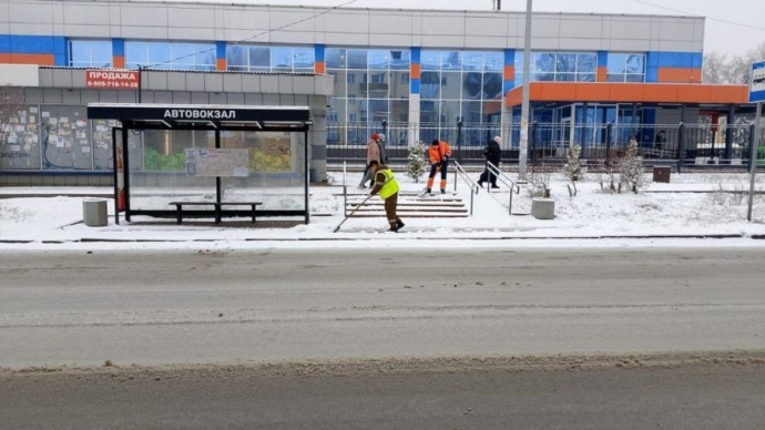 Ночной снегопад в Кирове убирали более 70 единиц техники