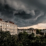 Москвичам посоветовали приготовиться к торнадо. Ураганные ветра станут для столицы привычным делом