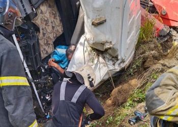 В Приамурье водителя грузовика зажало в кабине после ДТП