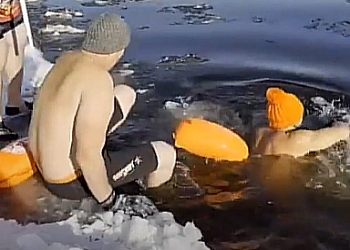 Амурские «моржи» начали подготовку к фестивалю зимних видов спорта Амурские «моржи» начали подготовку к фестивалю зимних видов спорта