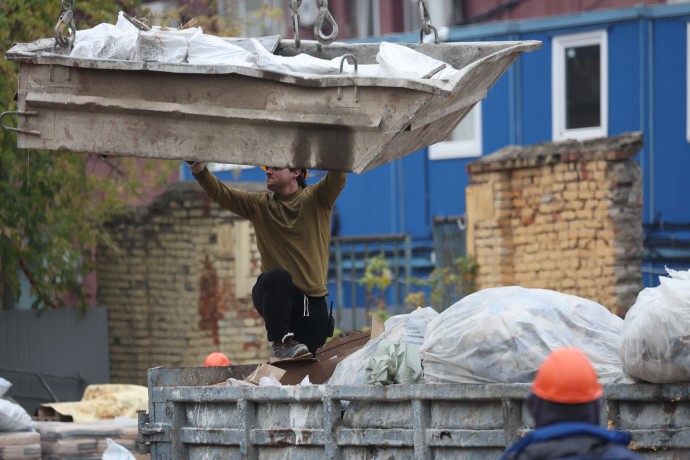 В СФ предложили поднять штрафы за незаконное привлечение мигрантов к труду В СФ предложили поднять штрафы за незаконное привлечение мигрантов к труду