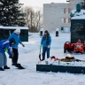 Участники ярославских студотрядов помогли жителям Тутаевского округа расчищать дворы и парки от снега