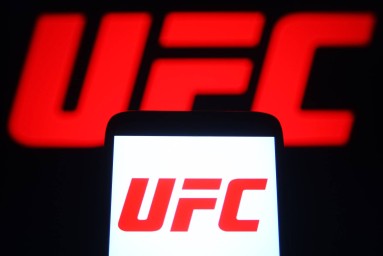 Легенда UFC готов к бою с Хабибом в Белом доме
